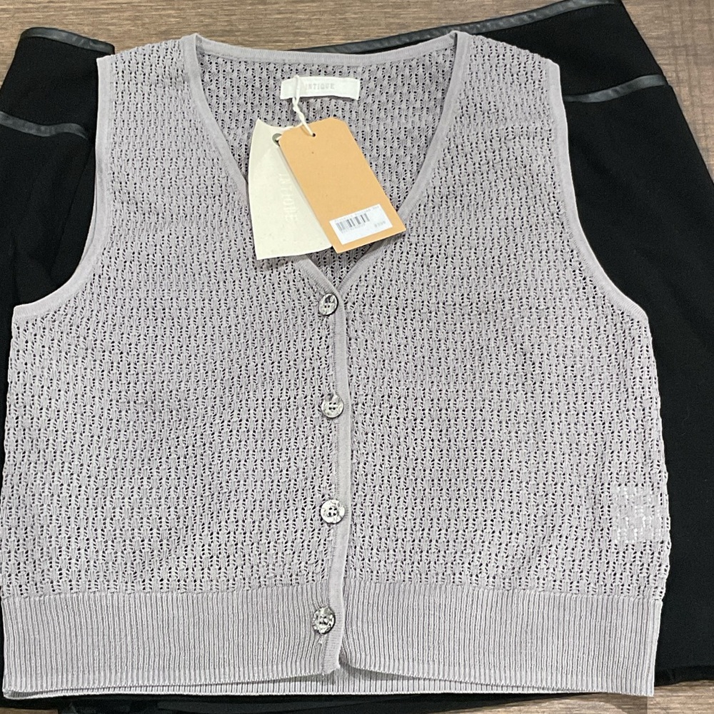 Intique Gray Sleeveless Knit Sweater Vest - Picture 1 of 11